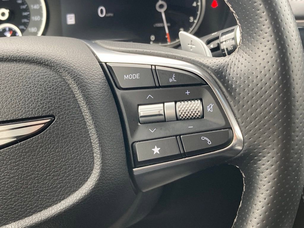 Used 2025 Genesis G70 2.5T image 18