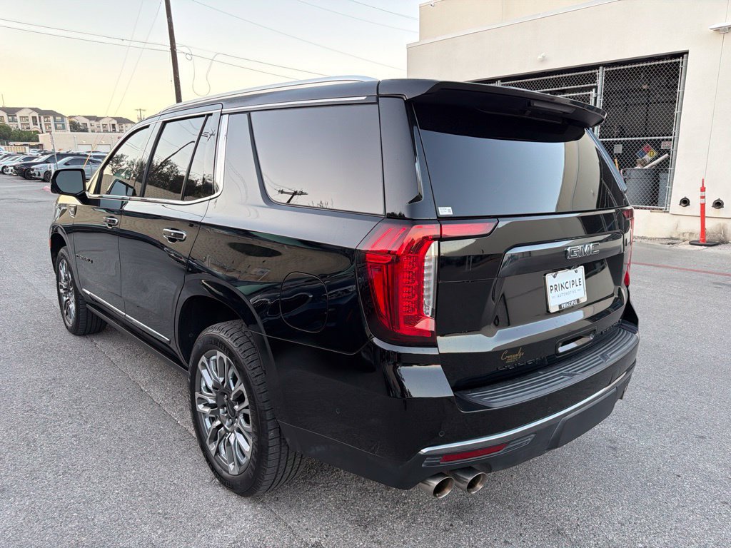 Used 2024 GMC Yukon Denali Ultimate AWD/4WD image 3