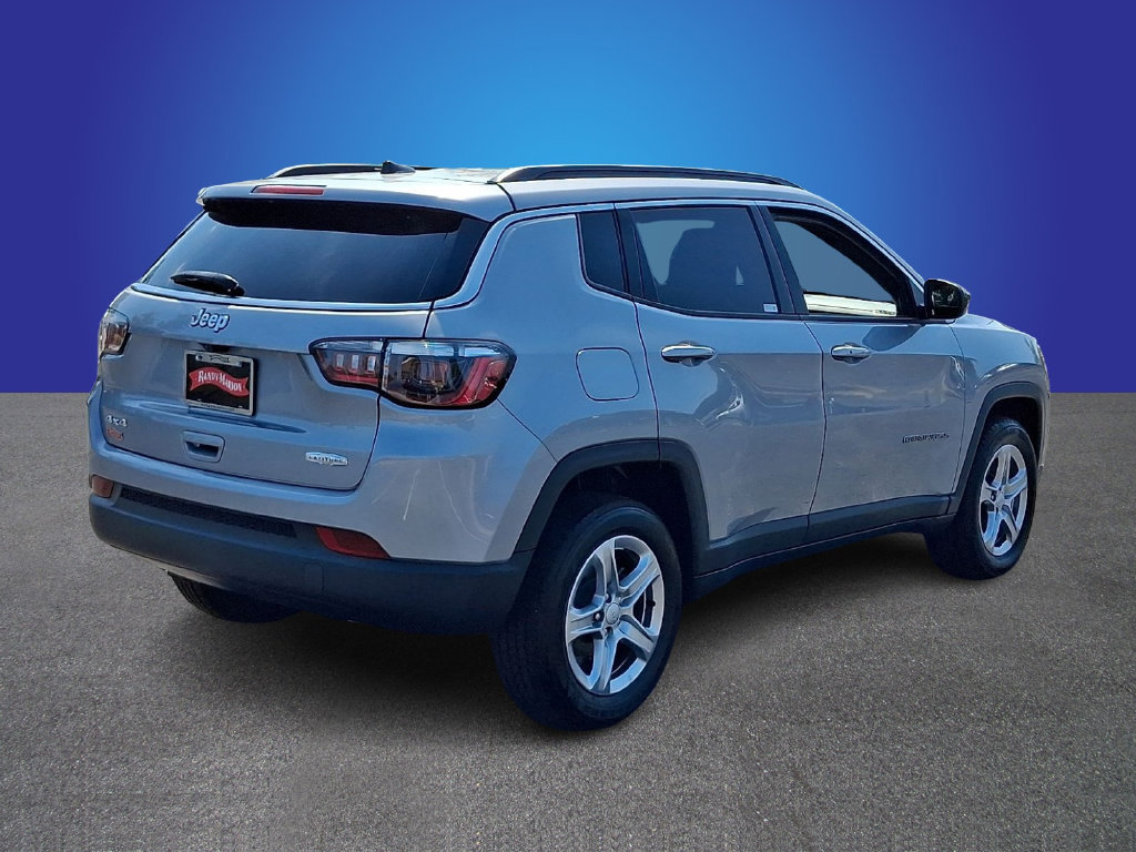 Used 2024 Jeep Compass Latitude AWD/4WD image 4