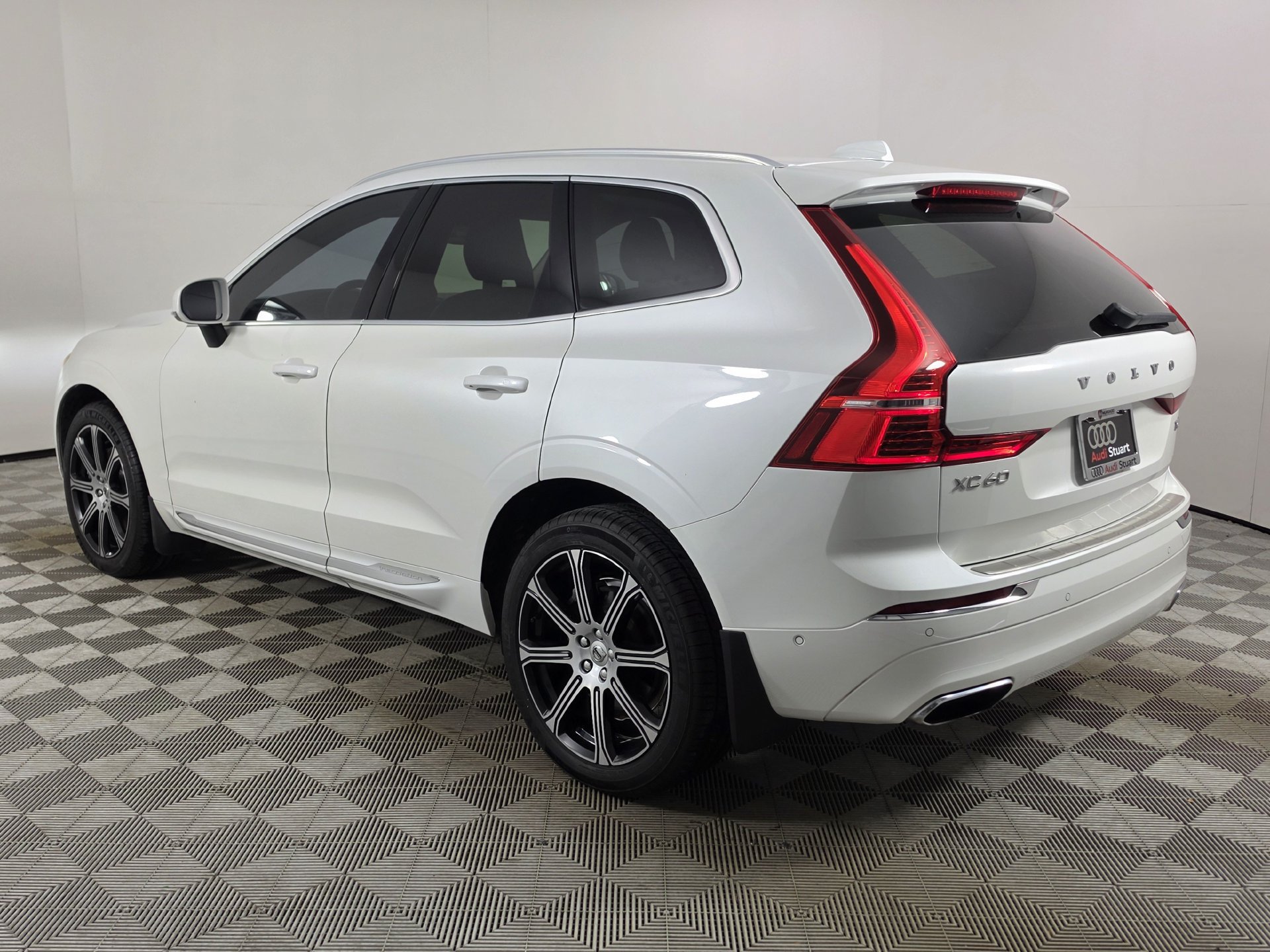 Used 2018 Volvo XC60 T6 Inscription w/ Convenience Package AWD/4WD image 41