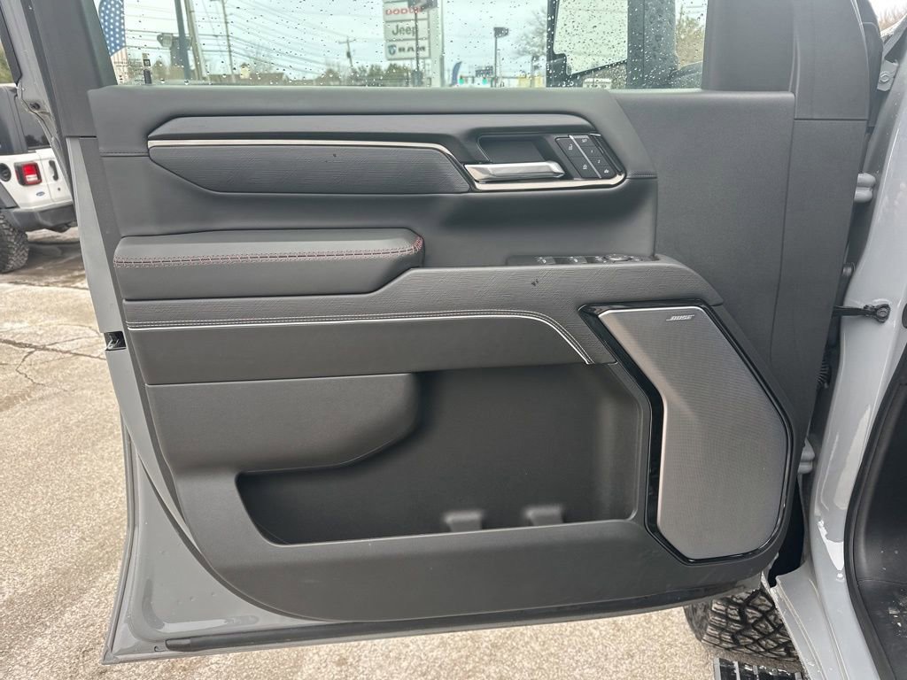 Used 2025 GMC Sierra 2500 AT4X image 15