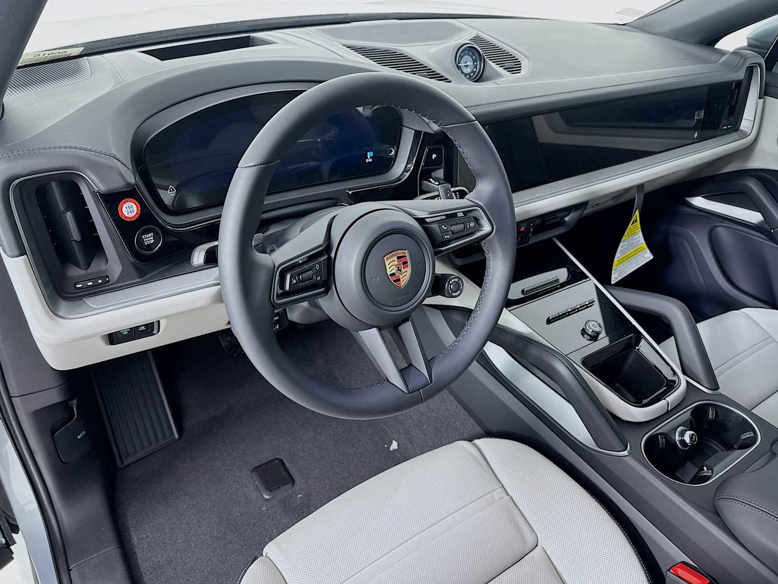 New 2026 Porsche Cayenne Coupe image 4