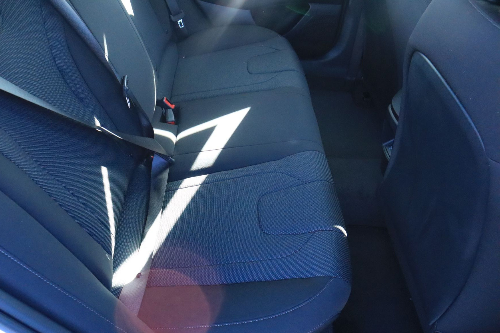 New 2026 Hyundai Elantra SE FWD image 17