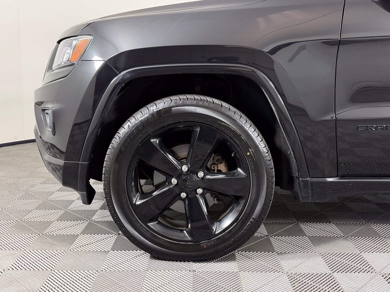 Used 2015 Jeep Grand Cherokee Altitude AWD/4WD image 4