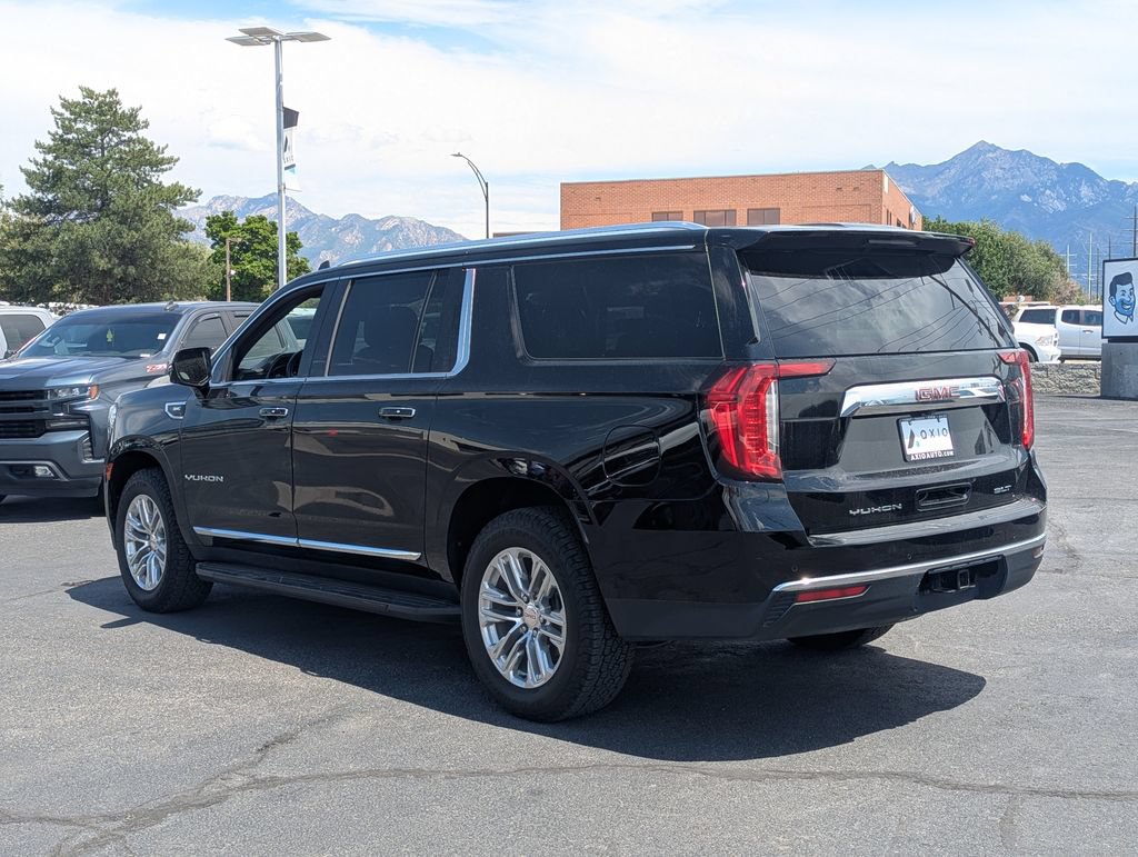 Used 2023 GMC Yukon XL SLT w/ SLT Premium Package AWD/4WD image 7