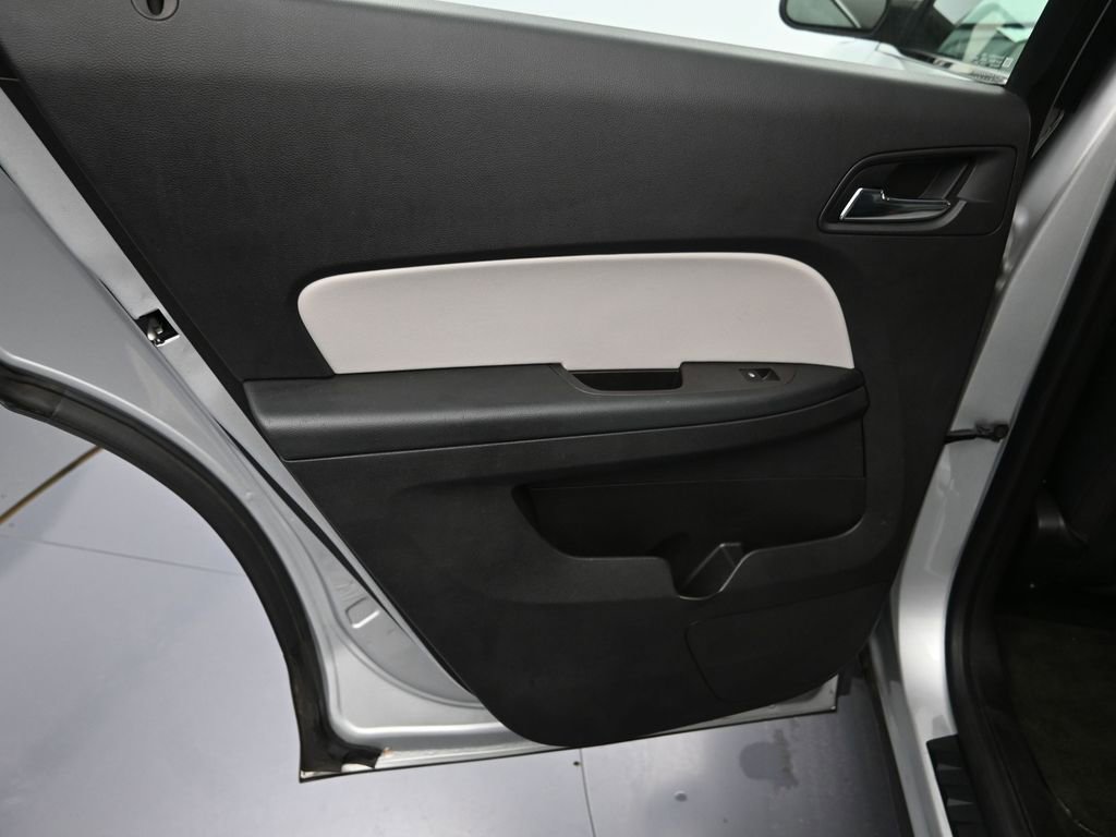 Used 2014 Chevrolet Equinox LS image 19