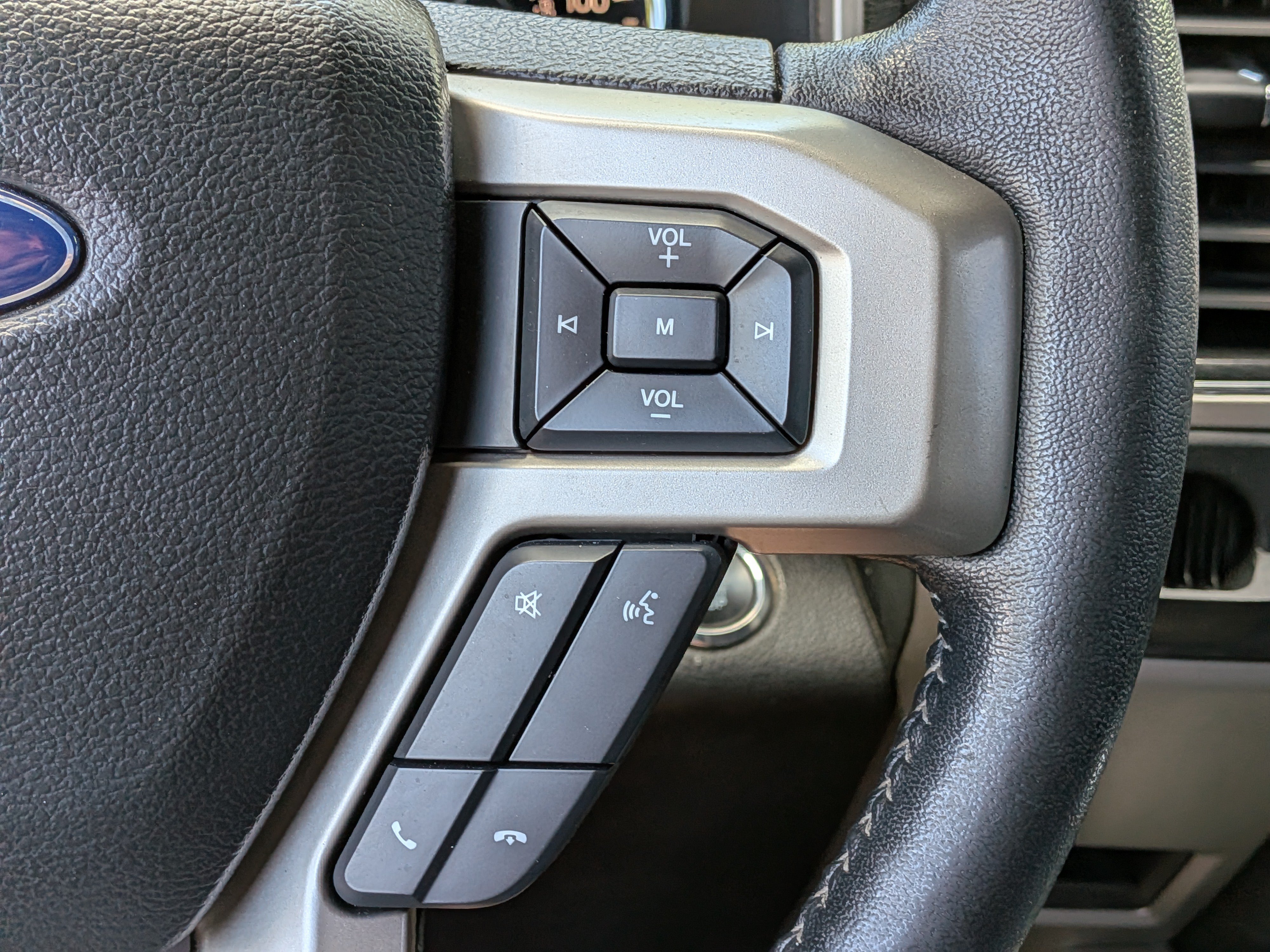 Used 2018 Ford F150 Lariat RWD image 25