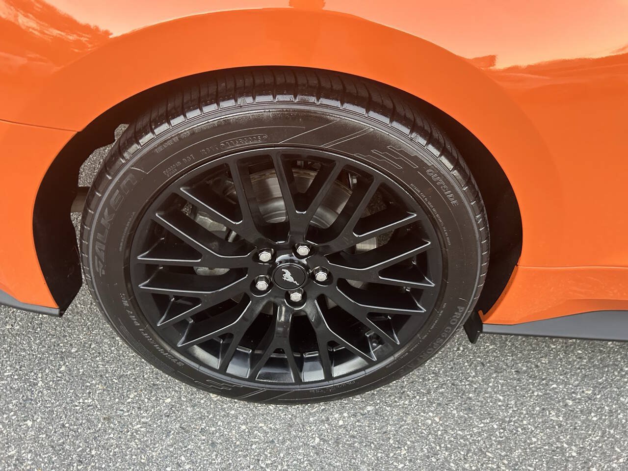 Used 2020 Ford Mustang GT w/ Black Accent Package RWD image 17