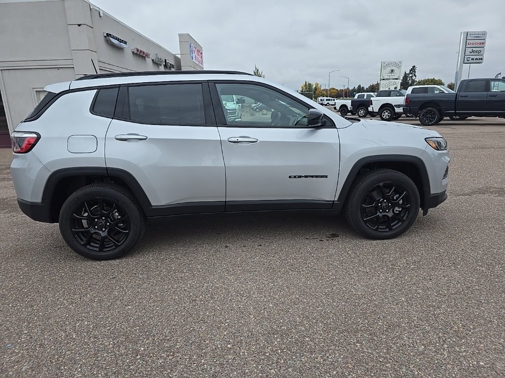 New 2026 Jeep Compass Latitude image 8