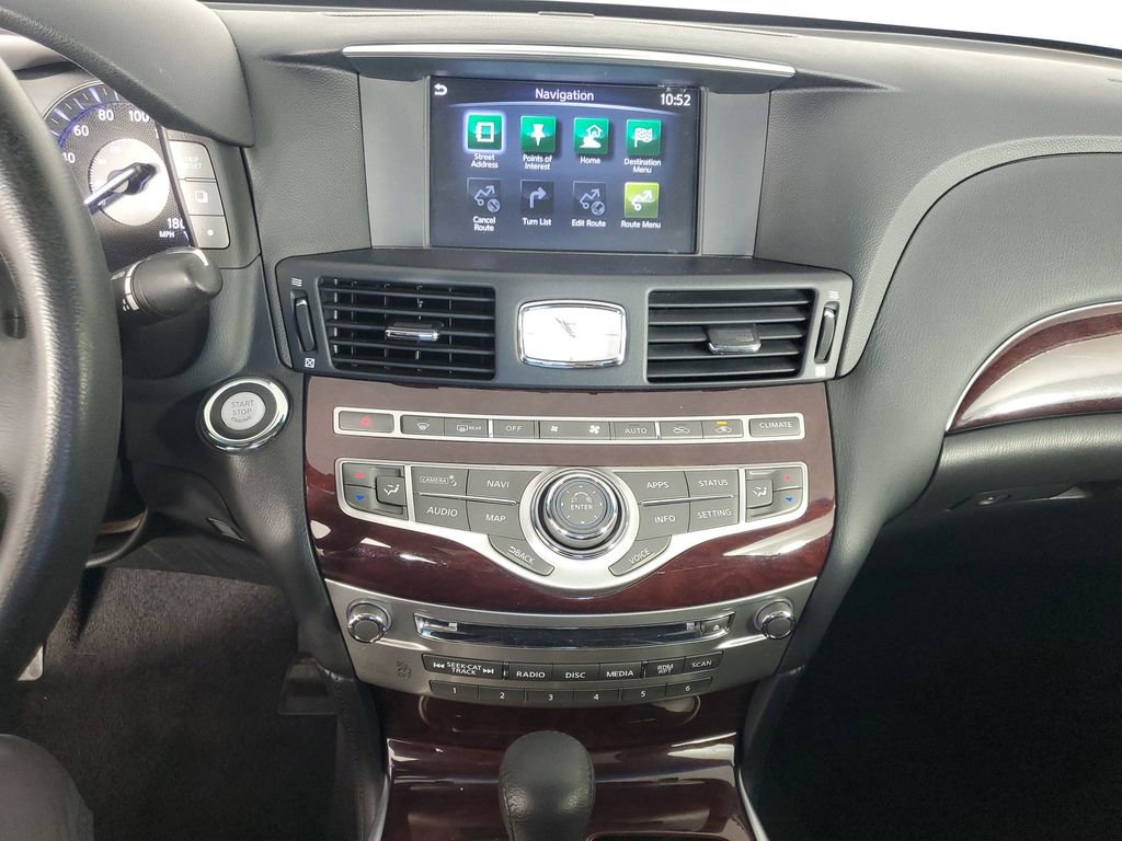 Used 2019 INFINITI Q70 Luxe w/ Proactive Package image 15