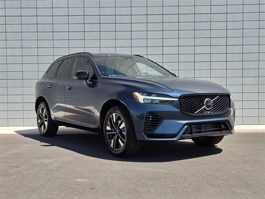 New 2026 Volvo XC60 T8 Core image 3