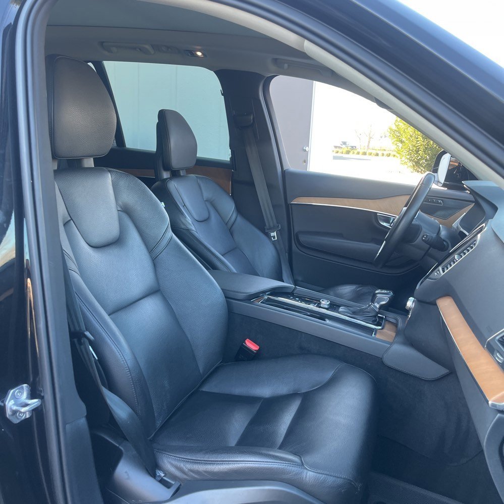 Used 2021 Volvo XC90 T5 Momentum w/ Protection Package Premier image 10