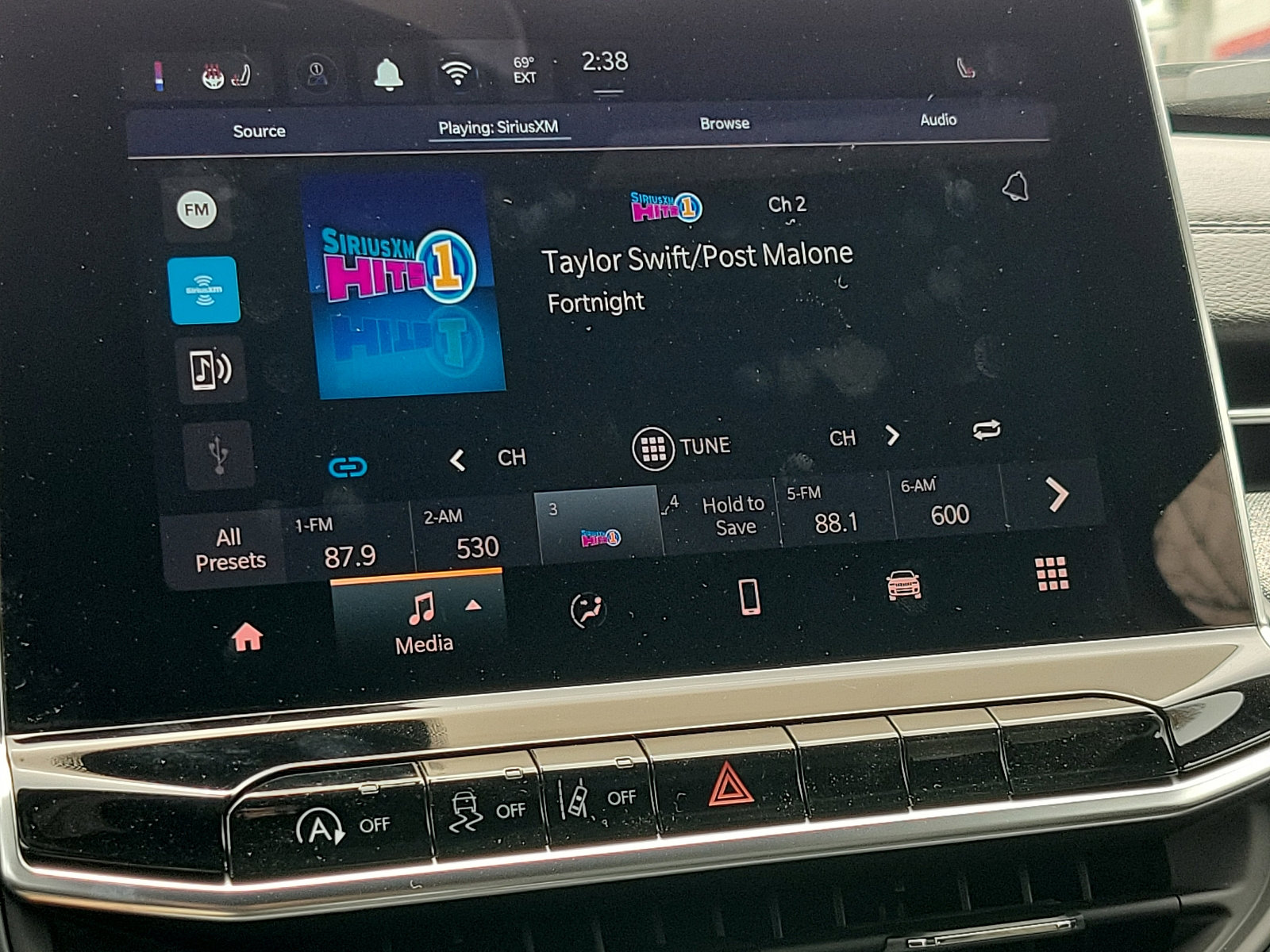 Used 2024 Jeep Compass Latitude w/ Sun and Sound Group image 11