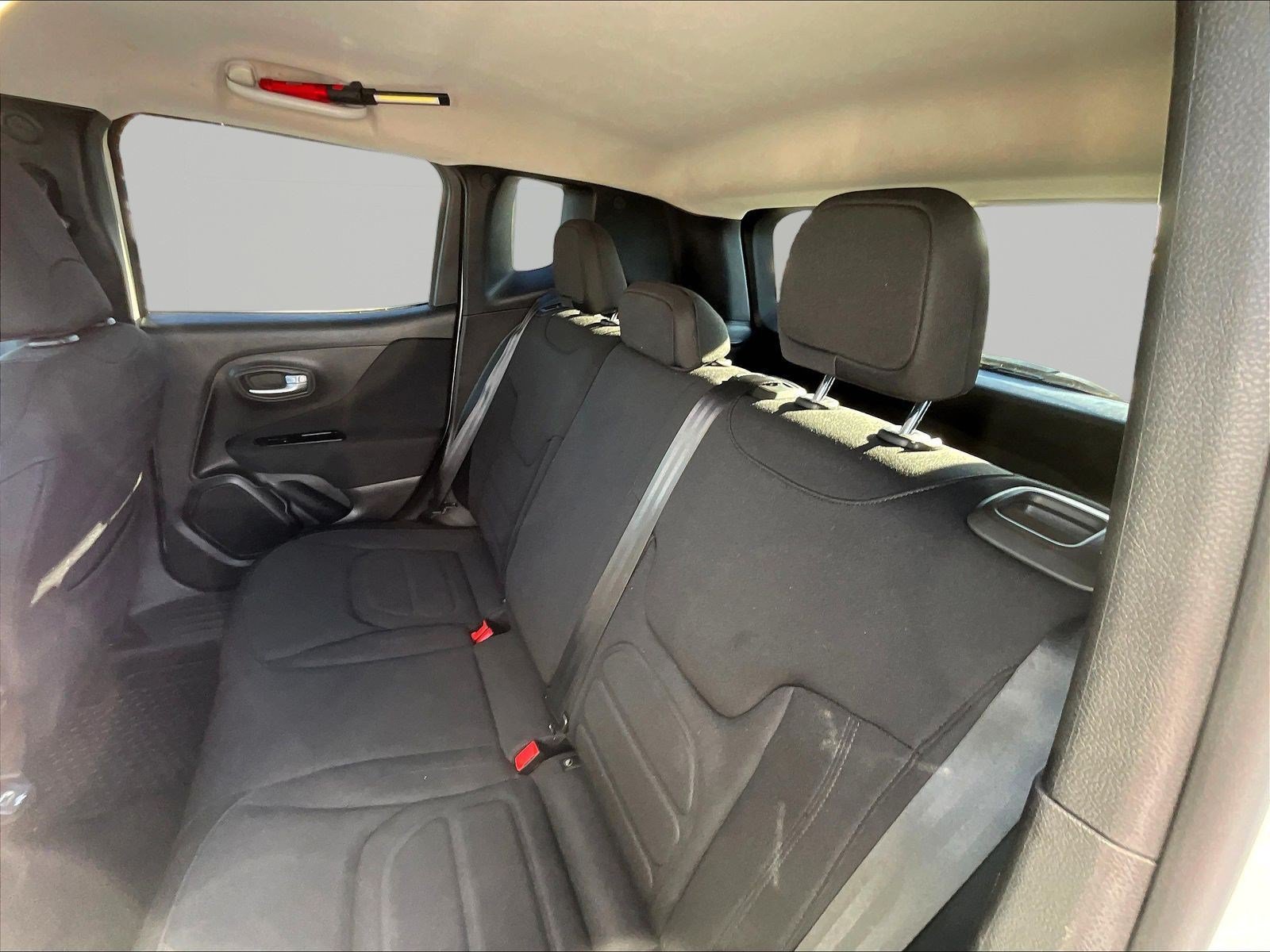 Used 2020 Jeep Renegade Latitude w/ Cold Weather Group AWD/4WD image 22