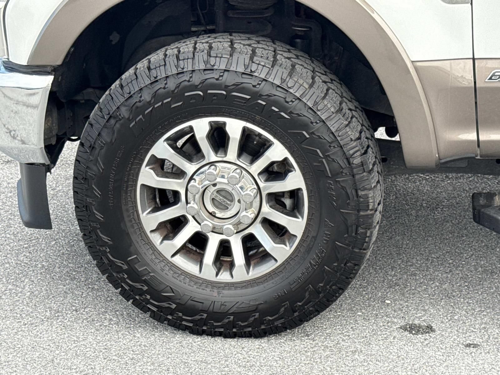 Used 2022 Ford F350 Lariat w/ Lariat Ultimate Package AWD/4WD image 7