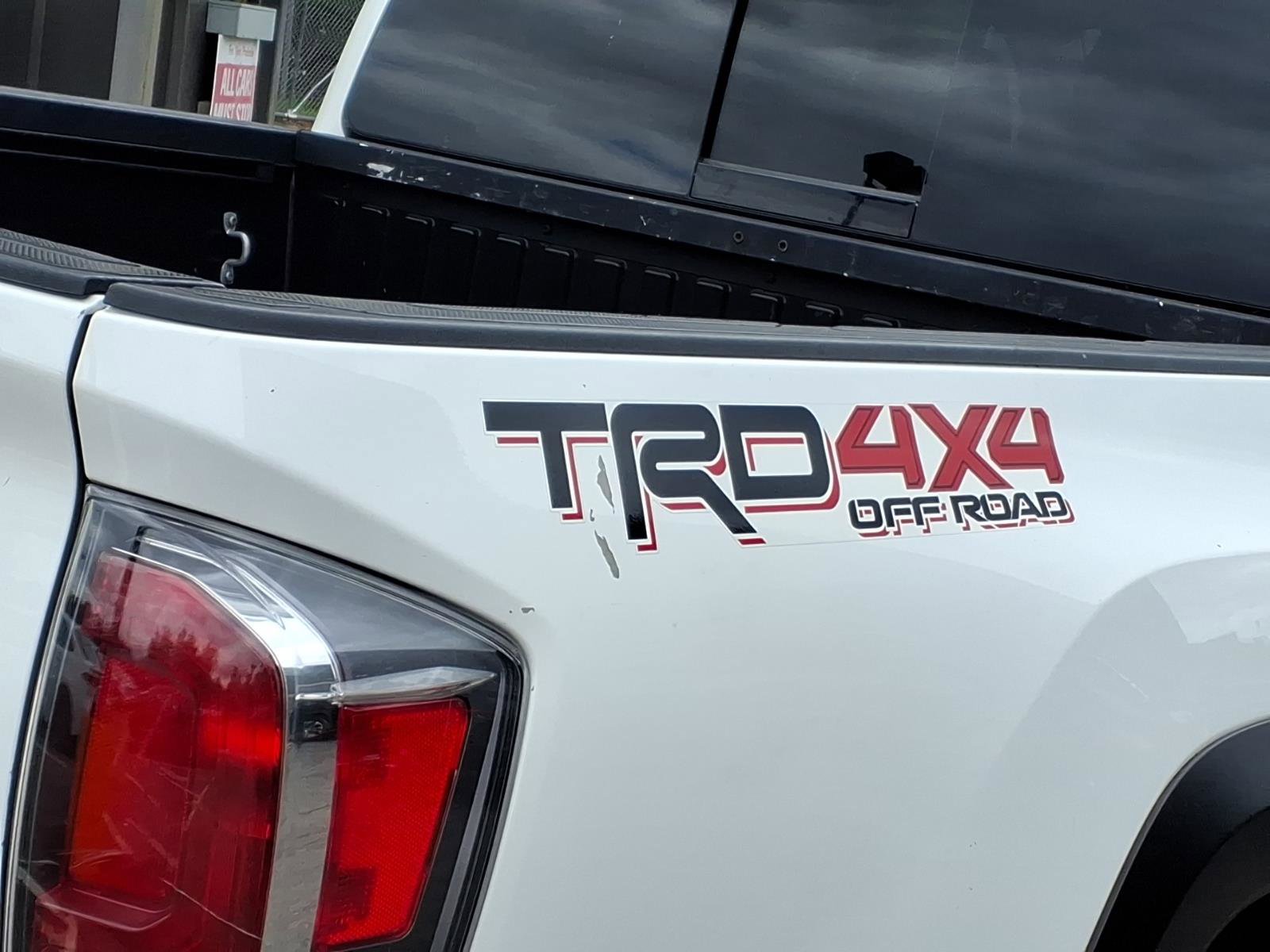 Used 2022 Toyota Tacoma TRD Off-Road AWD/4WD image 7