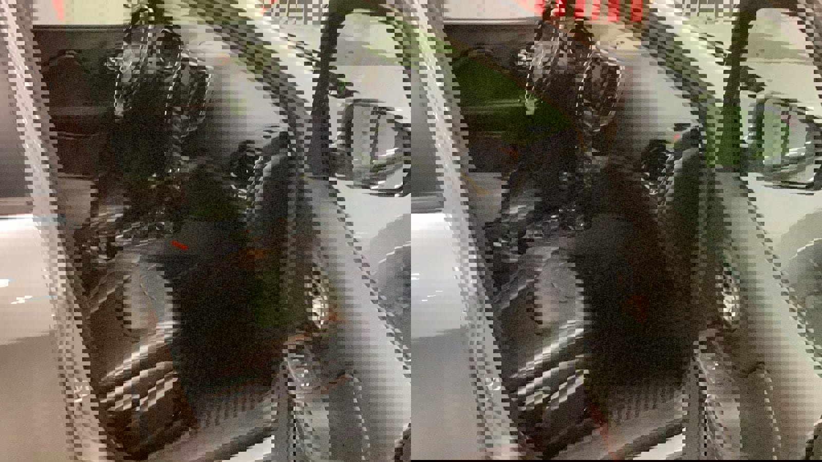 Used 2019 Jeep Cherokee Trailhawk image 17