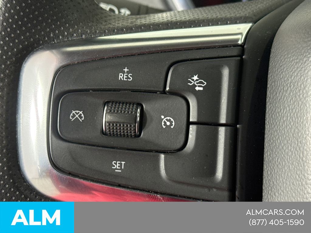 Used 2025 Chevrolet Blazer LT image 30