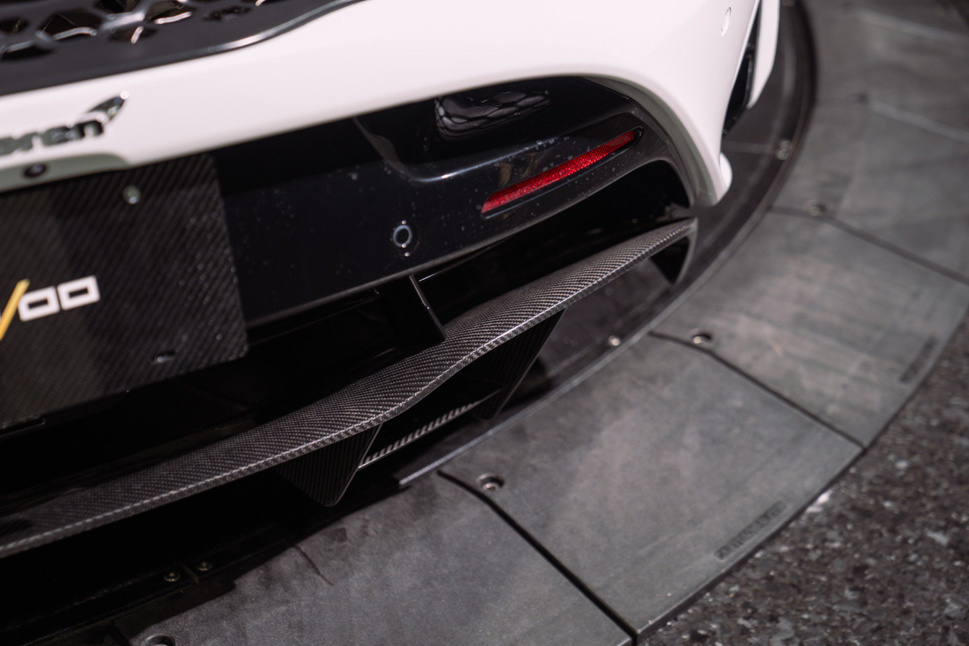 Used 2024 McLaren 750S Spider RWD image 35