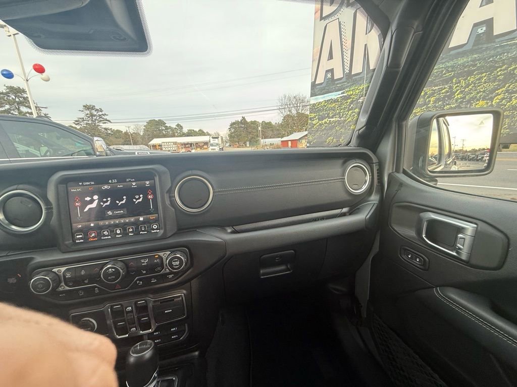 Used 2020 Jeep Gladiator Overland image 23