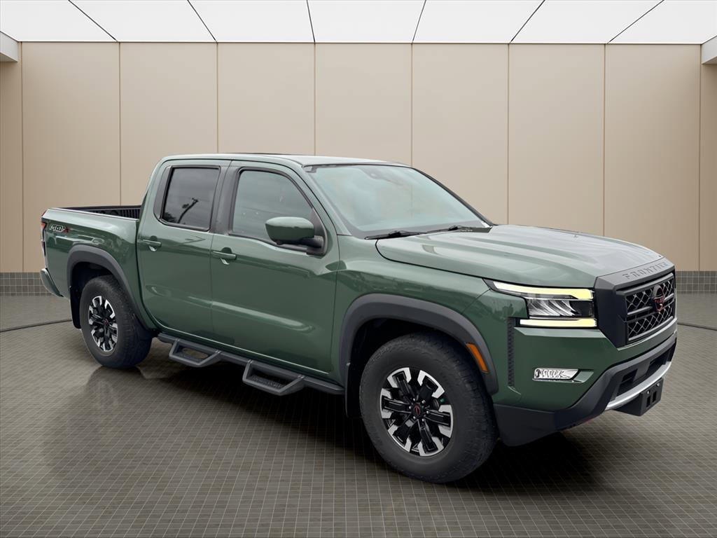 Used 2022 Nissan Frontier Pro-X image 2