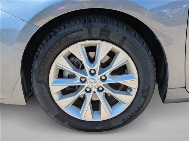 Used 2014 Lexus ES 300h w/ Luxury Package w/Bamboo Trim image 10