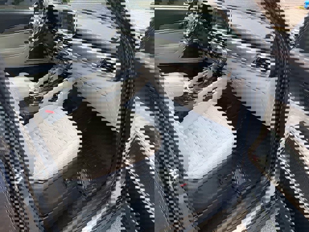 Used 2020 Kia Telluride SX w/ SX Prestige Package image 29