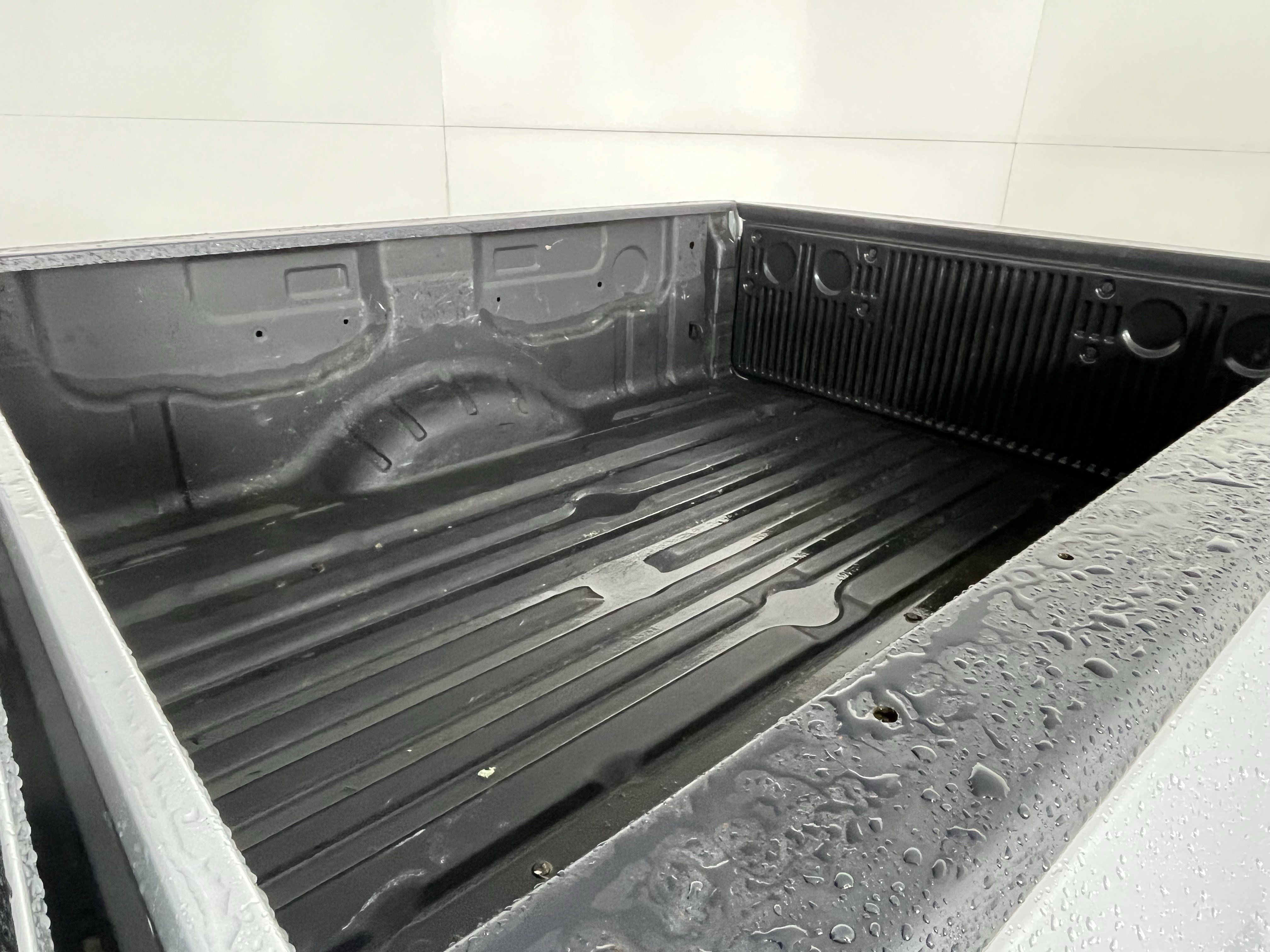 Used 2017 Nissan Titan S image 9