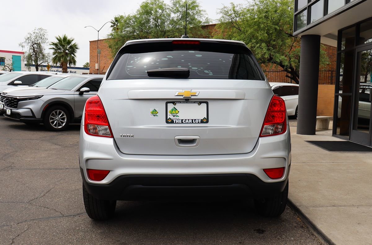 Used 2020 Chevrolet Trax LS FWD image 11