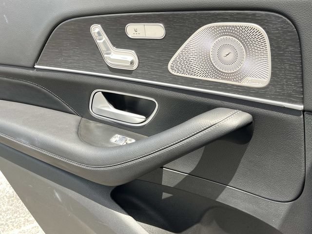 Used 2025 Mercedes-Benz GLS 450 4MATIC image 23