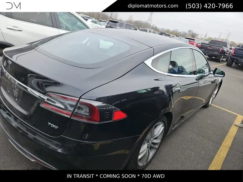 Used 2015 Tesla Model S 70D image 4