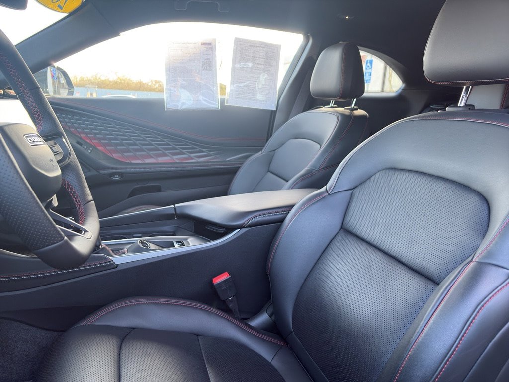 Used 2024 Dodge Charger Daytona R/T w/ Plus Group AWD/4WD image 8