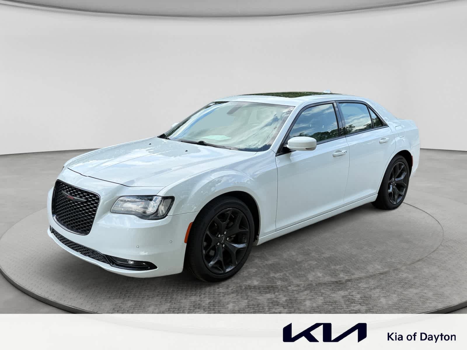 Used 2022 Chrysler 300 S RWD image 1