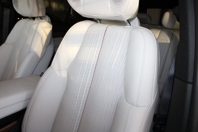 New 2027 Cadillac Vistiq Premium Luxury w/ LPO, Floor Liner Package AWD/4WD image 10