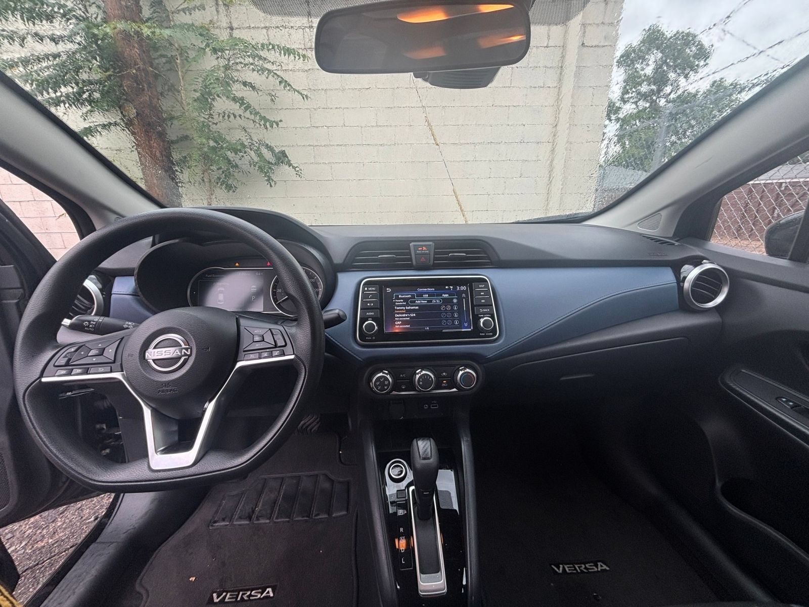 Used 2025 Nissan Versa SV FWD image 29