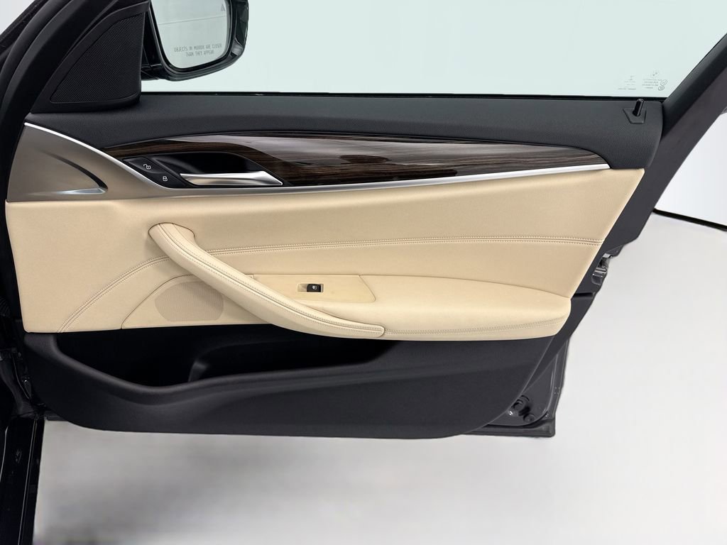 Used 2019 BMW 530e w/ Convenience Package image 24