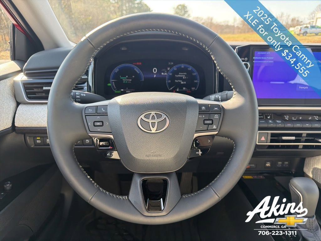 Used 2025 Toyota Camry XLE image 19