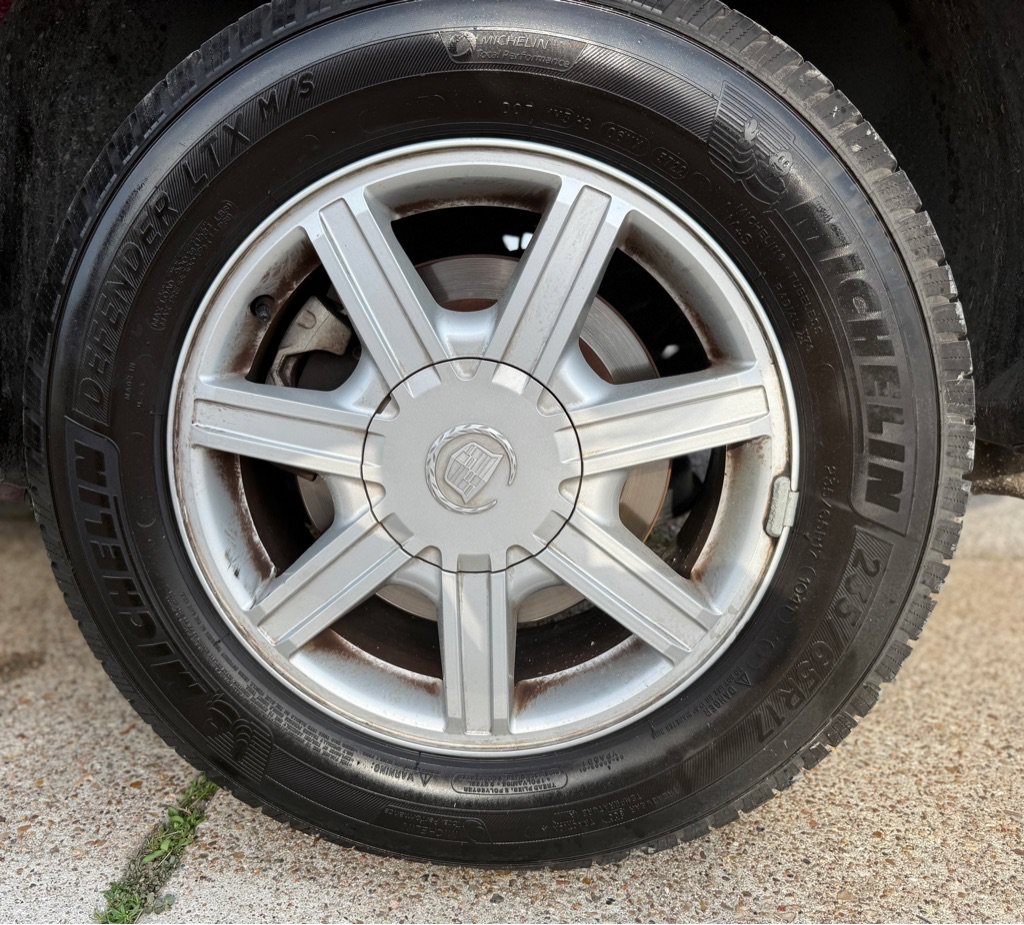Used 2004 Cadillac SRX w/ Preferred Equipment Group RWD image 24