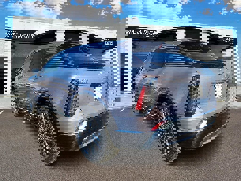 New 2026 Cadillac Optiq Luxury 2 AWD/4WD video 4