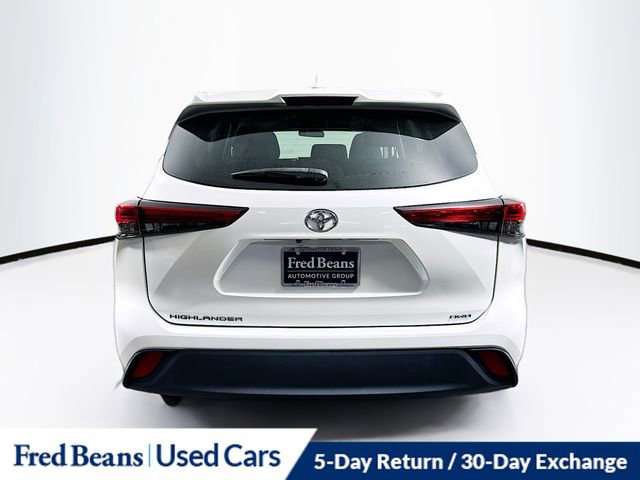 Certified 2020 Toyota Highlander L image 27