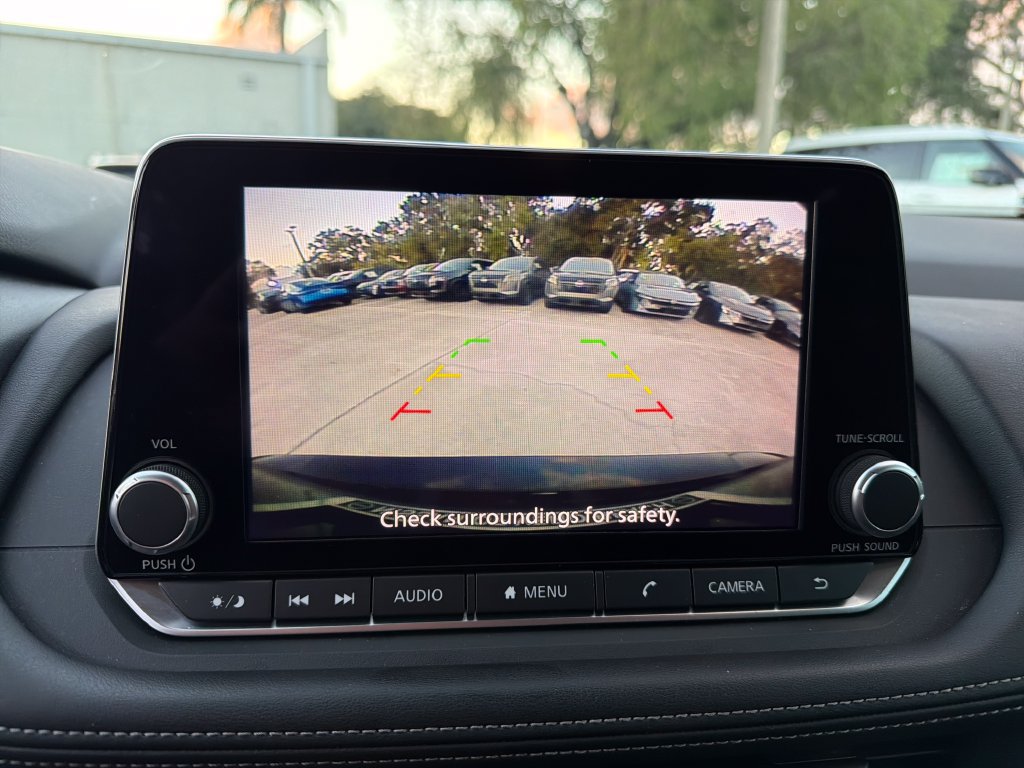 Used 2025 Nissan Rogue S FWD image 25