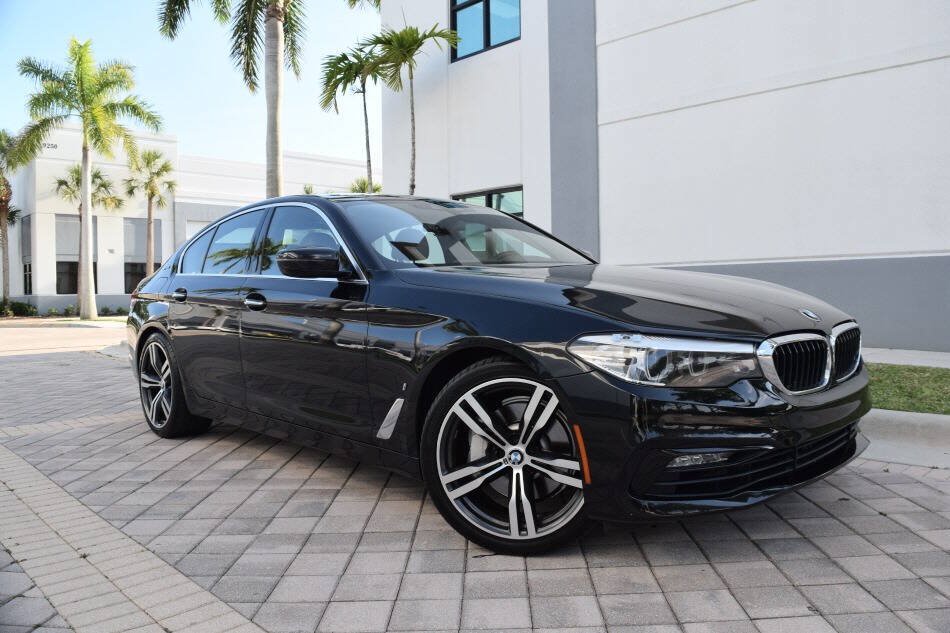 Used 2018 BMW 530e w/ Premium Package 2
