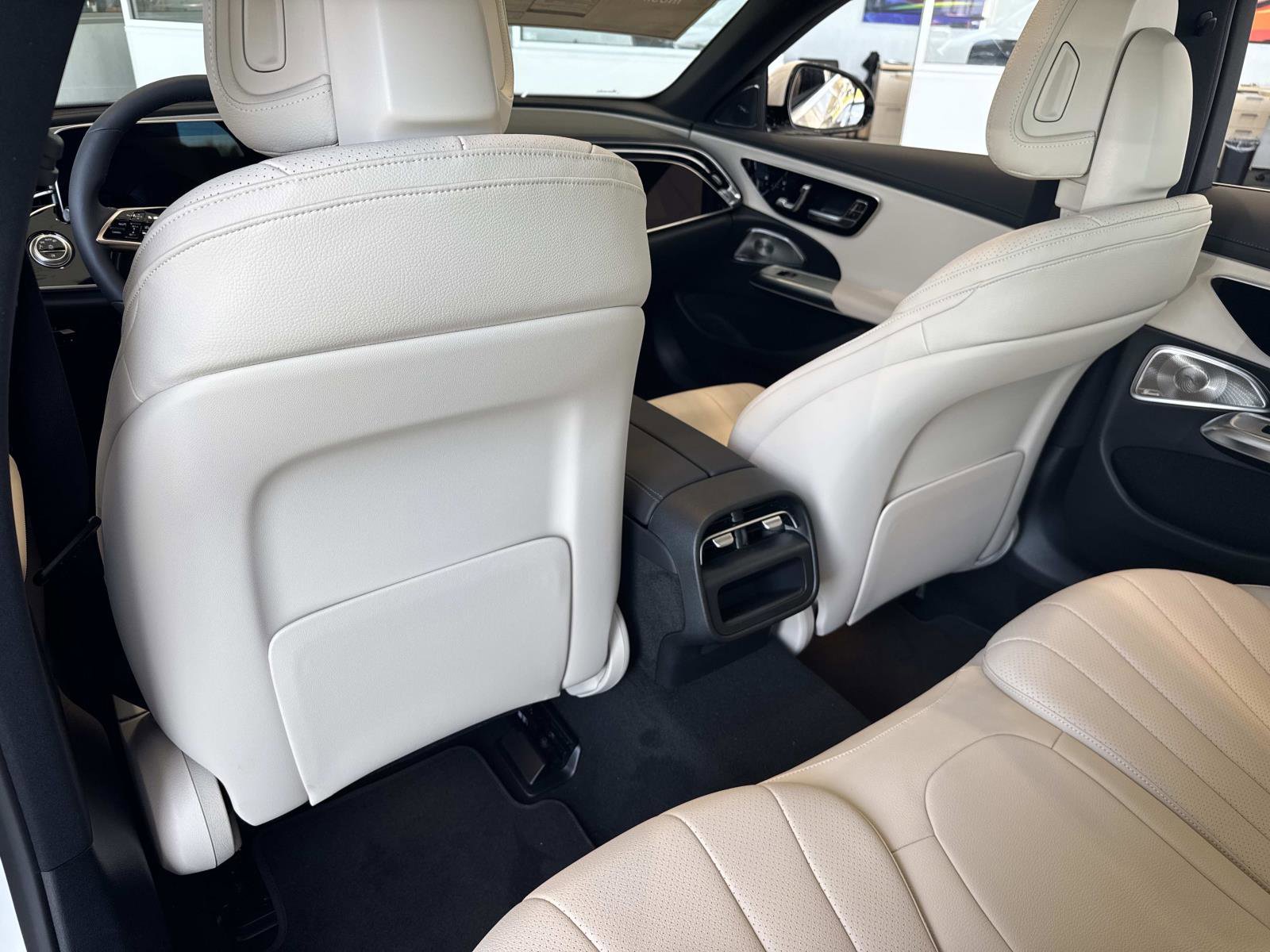New 2026 Mercedes-Benz E 450 4MATIC Sedan image 13