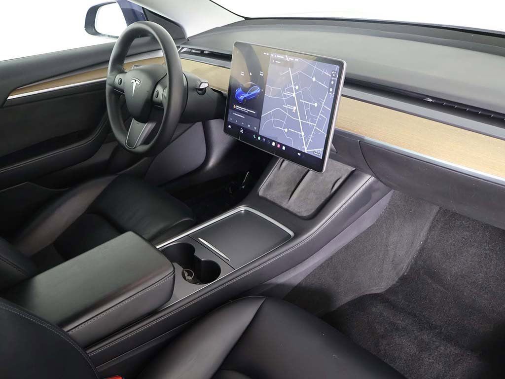 Used 2021 Tesla Model 3 Standard Range Plus image 29