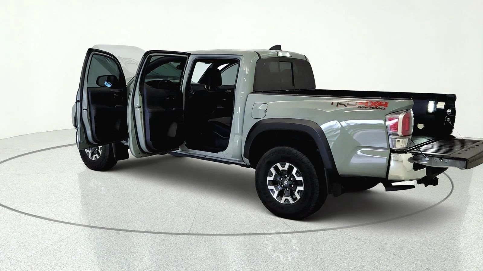 Used 2023 Toyota Tacoma TRD Off-Road AWD/4WD image 10