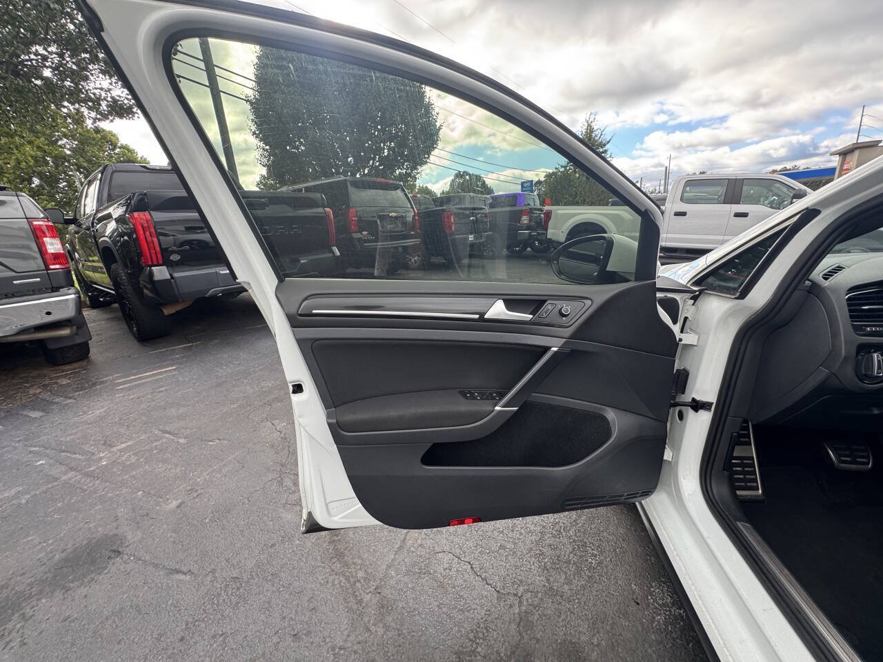 Used 2015 Volkswagen GTI S FWD image 12