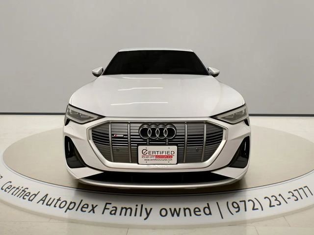 Used 2022 Audi e-tron Premium Plus w/ Premium Plus Package AWD/4WD image 9