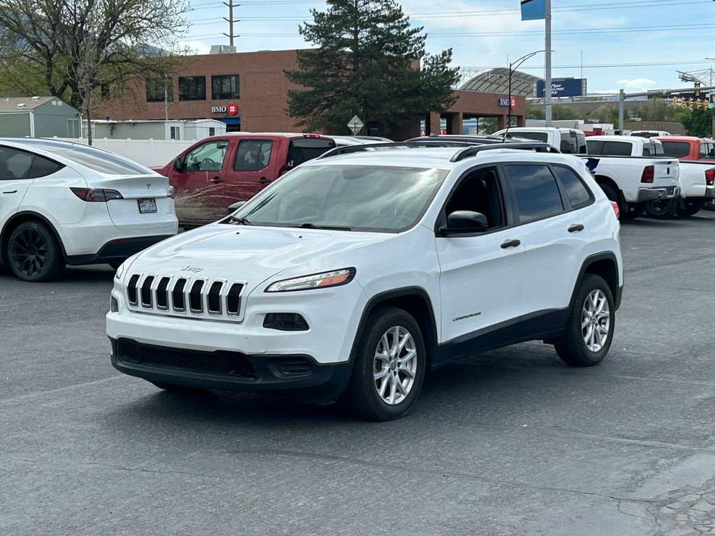 Used 2016 Jeep Cherokee Sport FWD image 9