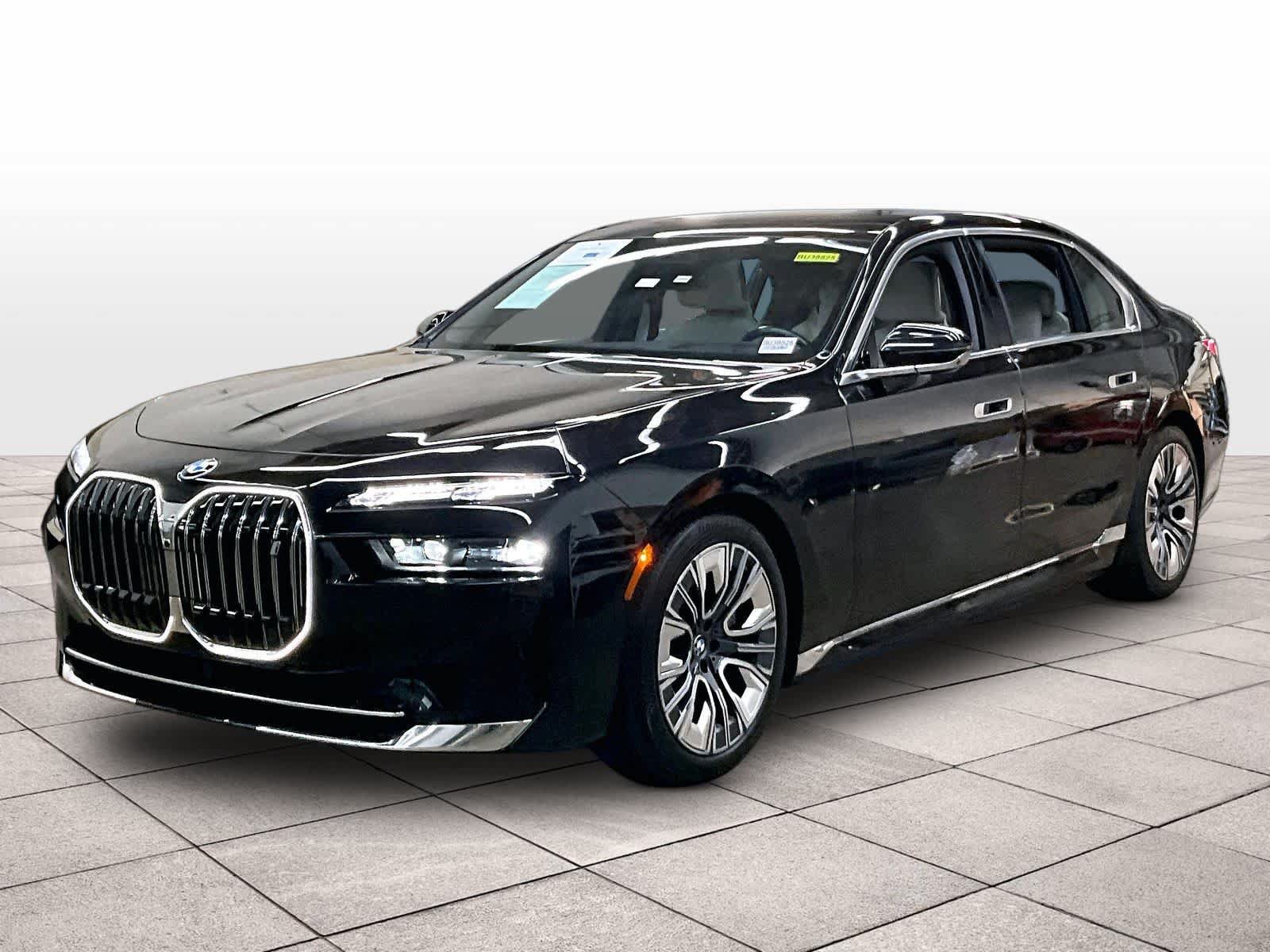 Used 2024 BMW i7 xDrive60 w/ Executive Package AWD/4WD video 1