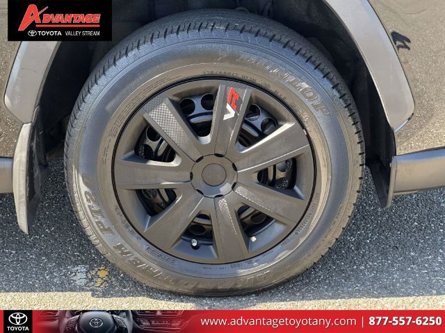 Used 2021 Toyota RAV4 LE AWD/4WD image 11